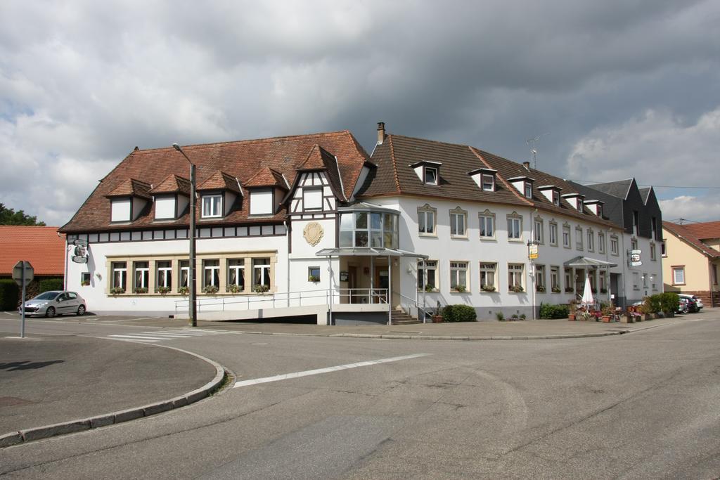 Hotel Restaurant A L'Etoile Merkwiller-Pechelbronn Bagian luar foto